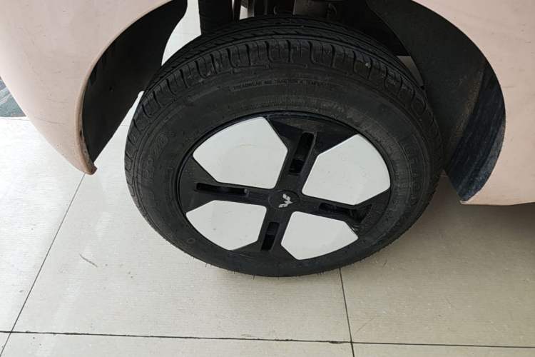 Used Wuling Hongguang MINIEV 2024 3rd Generation 215km Advanced Version Right Rear Wheel Hub