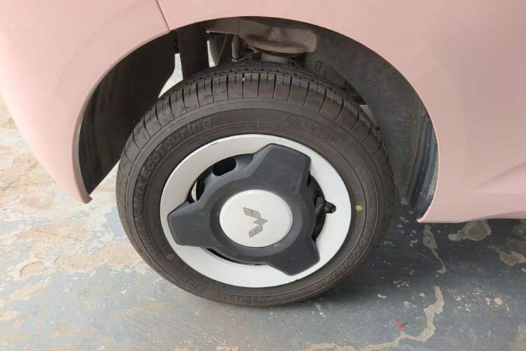 Used Wuling Hongguang MINIEV 2024 3rd Generation 215km Youth Edition Right Rear Wheel Hub
