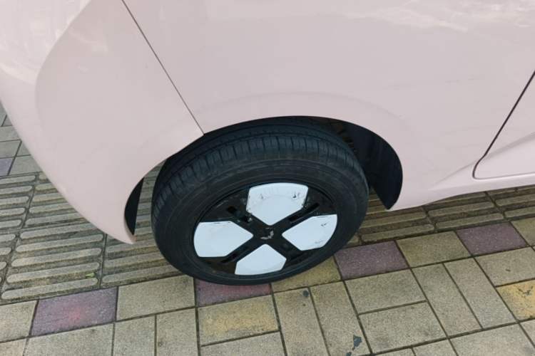 Used Wuling Hongguang MINIEV 2024 3rd Generation 215km Advanced Version Right Rear Wheel Hub