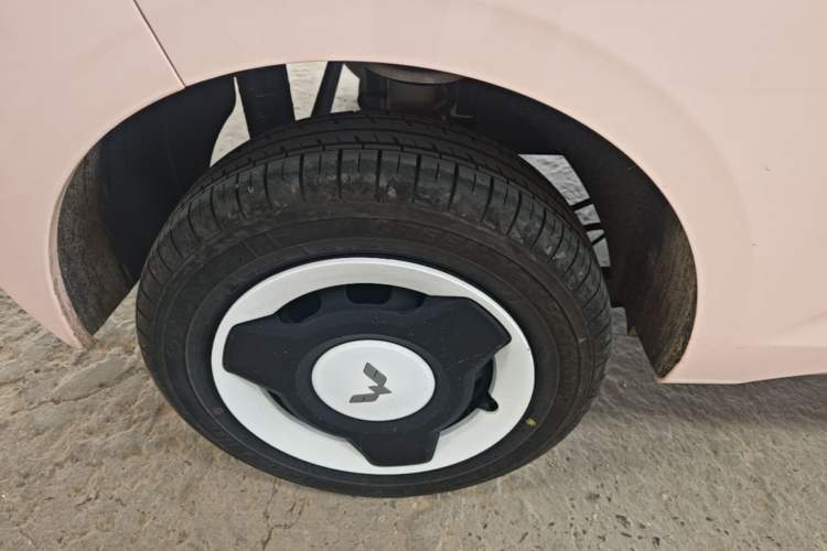 Used Wuling Hongguang MINIEV 2024 3rd Generation 215km Youth Edition Right Rear Wheel Hub