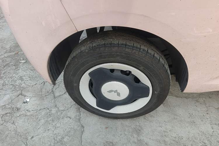 Used Wuling Hongguang MINIEV 2024 3rd Generation 215km Youth Edition Right Rear Wheel Hub