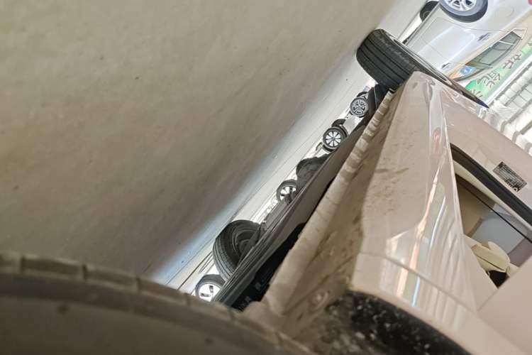 Used Wuling Hongguang MINIEV 2024 3rd Generation 215km Youth Edition Right Side Sill