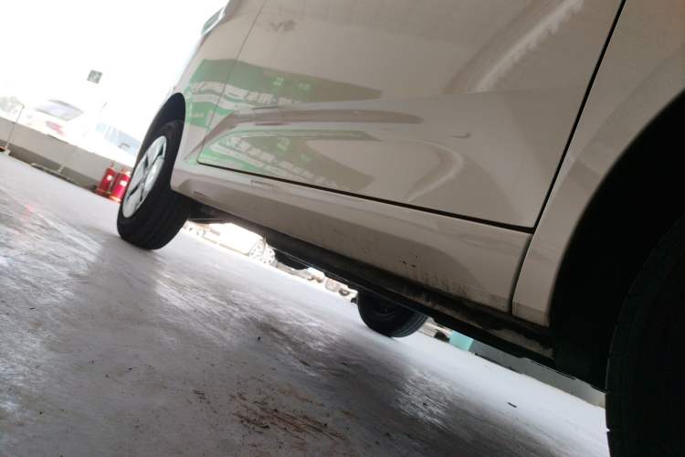 Used Wuling Hongguang MINIEV 2024 3rd Generation 215km Advanced Version Right Side Sill