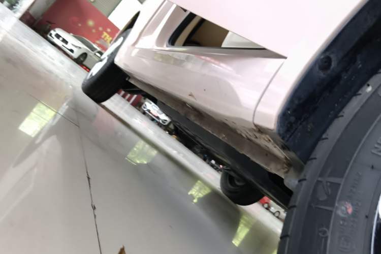 Used Wuling Hongguang MINIEV 2024 3rd Generation 215km Advanced Version Right Side Sill
