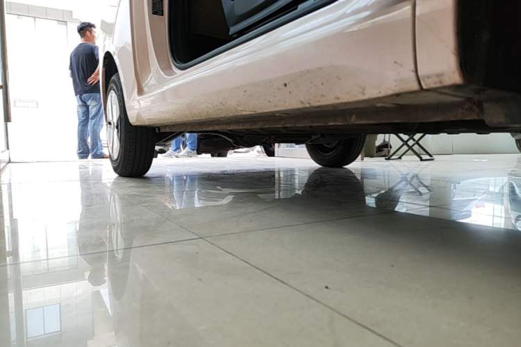 Used Wuling Hongguang MINIEV 2024 3rd Generation 215km Advanced Version Right Side Sill