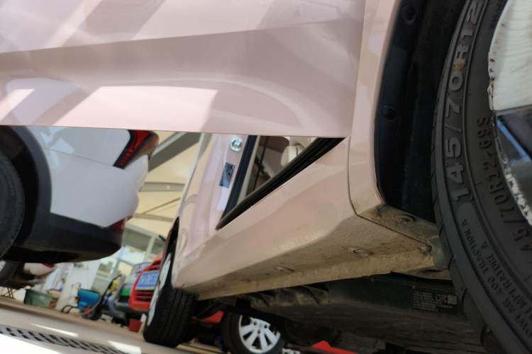 Used Wuling Hongguang MINIEV 2024 3rd Generation 215km Advanced Version Right Side Sill