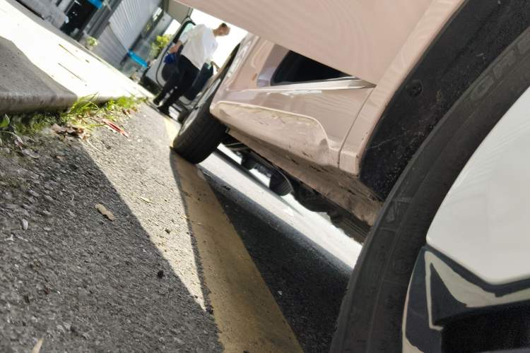 Used Wuling Hongguang MINIEV 2024 3rd Generation 215km Advanced Version Right Side Sill