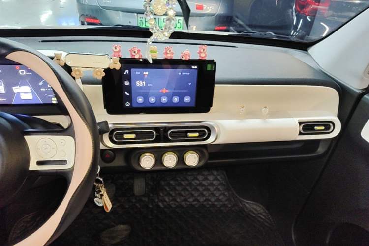 Used Wuling Hongguang MINIEV 2024 3rd Generation 170 km Audio And AC Panel