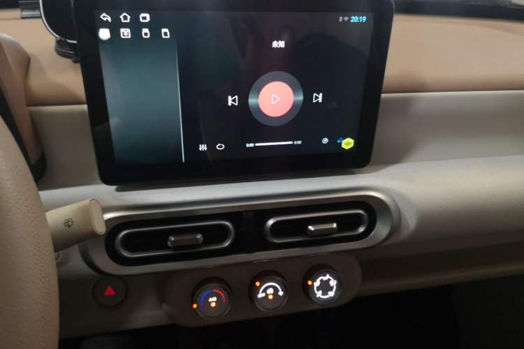 Used Wuling Hongguang MINIEV 2024 3rd Generation 215km Youth Edition Audio And AC Panel