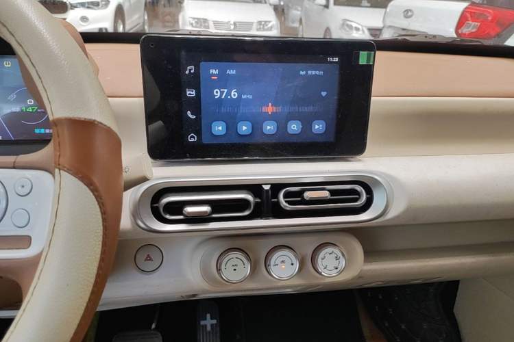 Used Wuling Hongguang MINIEV 2024 3rd Generation 170 km Audio And AC Panel
