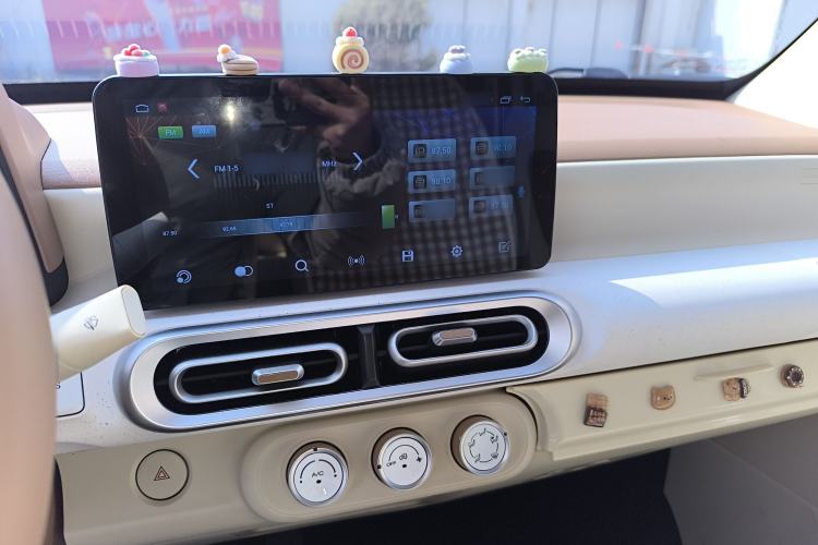 Used Wuling Hongguang MINIEV 2024 3rd Generation 215km Youth Edition Audio And AC Panel