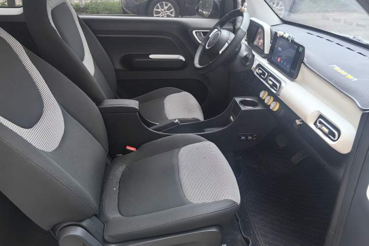 Used Wuling Hongguang MINIEV 2024 3rd Generation 215km Advanced Version Audio And AC Panel