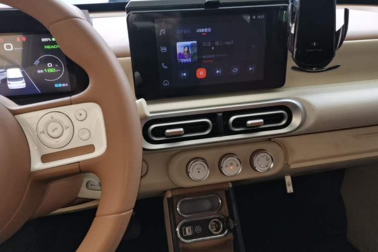 Used Wuling Hongguang MINIEV 2024 3rd Generation 215km Youth Edition Audio And AC Panel