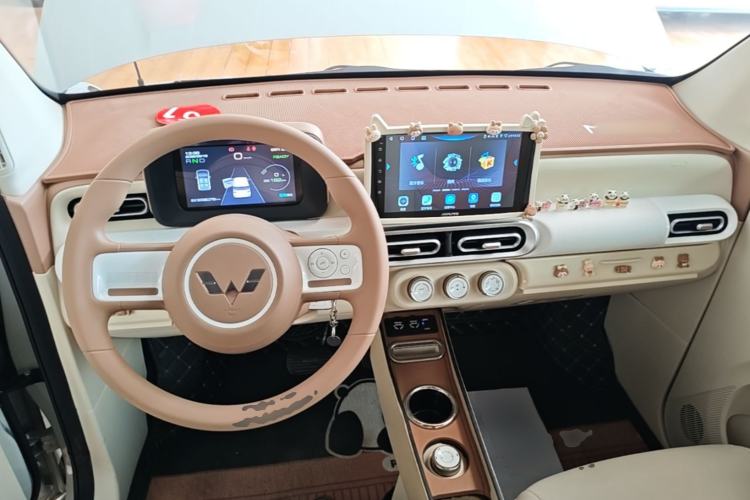 Used Wuling Hongguang MINIEV 2024 3rd Generation 215km Youth Edition Center Console