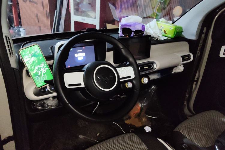 Used Wuling Hongguang MINIEV 2024 3rd Generation 215km Youth Edition Center Console