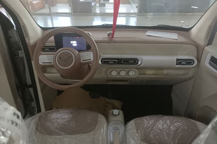 Used Wuling Hongguang MINIEV 2024 3rd Generation 215km Youth Edition Center Console