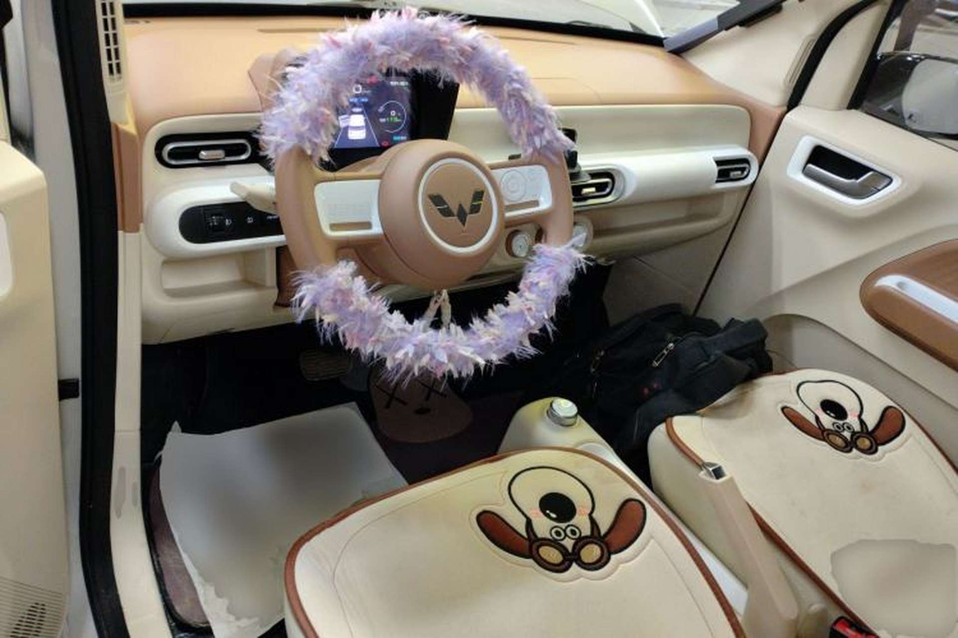 Used Wuling Hongguang MINIEV 2024 3rd Generation 215km Youth Edition Center Console