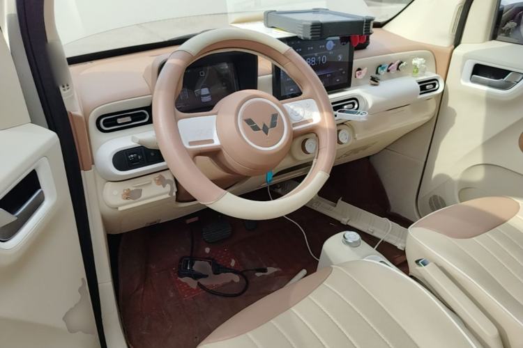 Used Wuling Hongguang MINIEV 2024 3rd Generation 215km Youth Edition Center Console