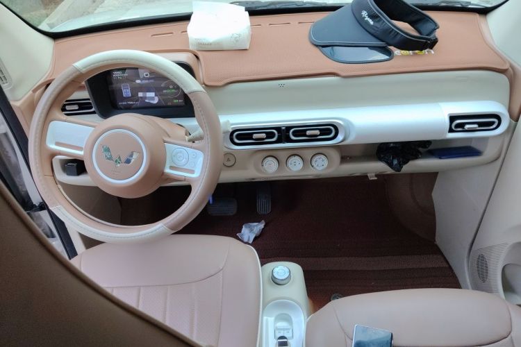 Used Wuling Hongguang MINIEV 2024 3rd Generation 215km Youth Edition Center Console