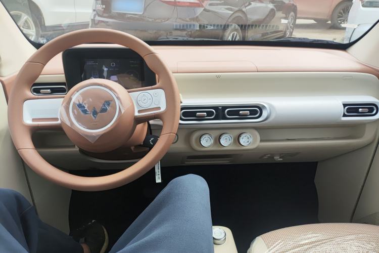 Used Wuling Hongguang MINIEV 2024 3rd Generation 215km Youth Edition Center Console