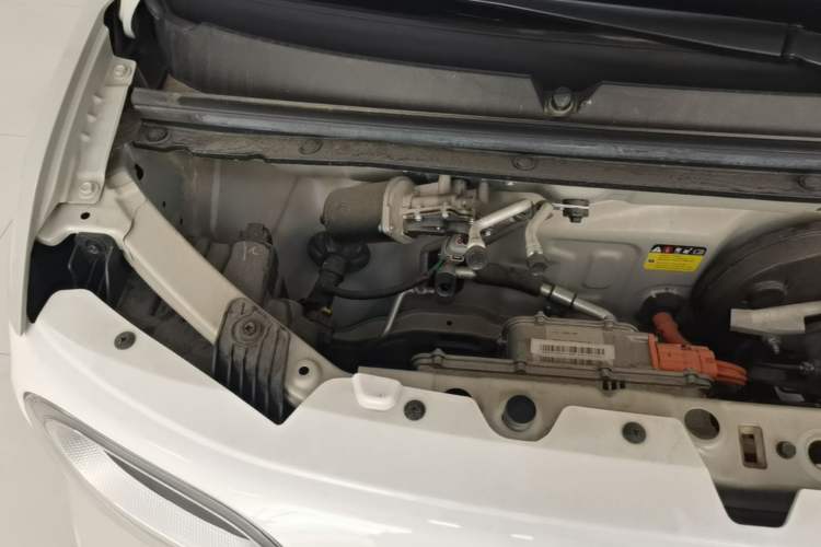 Used Wuling Hongguang MINIEV 2024 3rd Generation 215km Youth Edition Engine Bay Right