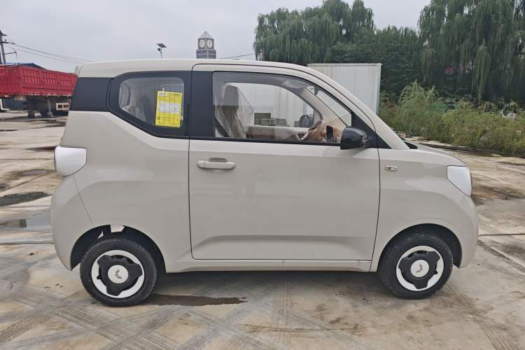 Used Wuling Hongguang MINIEV 2024 3rd Generation 215km Youth Edition Exterior 2