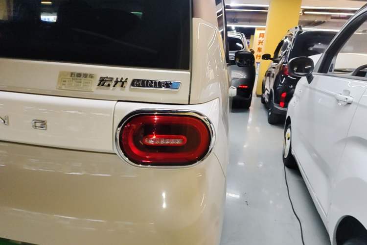 Used Wuling Hongguang MINIEV 2024 3rd Generation 170 km Exterior 3