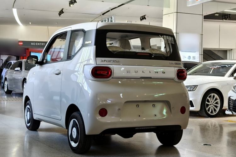 Used Wuling Hongguang MINIEV 2024 3rd Generation 215km Youth Edition Exterior 3