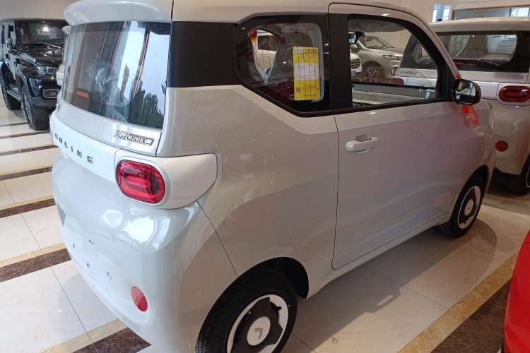 Used Wuling Hongguang MINIEV 2024 3rd Generation 215km Youth Edition Exterior 3