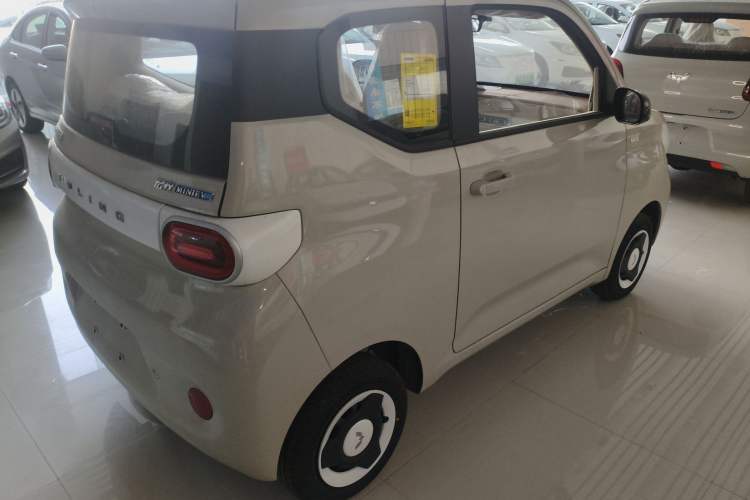 Used Wuling Hongguang MINIEV 2024 3rd Generation 215km Youth Edition Exterior 5