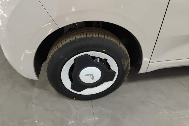 Used Wuling Hongguang MINIEV 2024 3rd Generation 215km Youth Edition Exterior 7