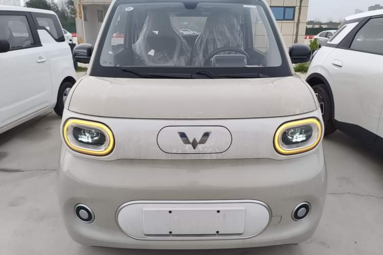 Used Wuling Hongguang MINIEV 2024 3rd Generation 215km Youth Edition Front