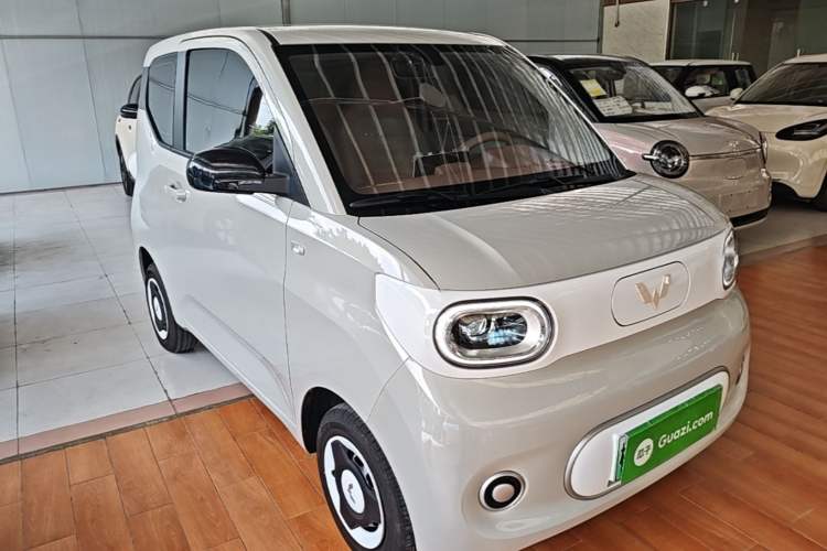 Used Wuling Hongguang MINIEV 2024 3rd Generation 215km Youth Edition Front Right 45 Deg