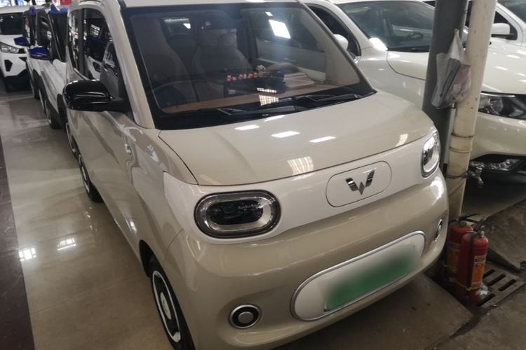 Used Wuling Hongguang MINIEV 2024 3rd Generation 215km Youth Edition Front Right 45 Deg