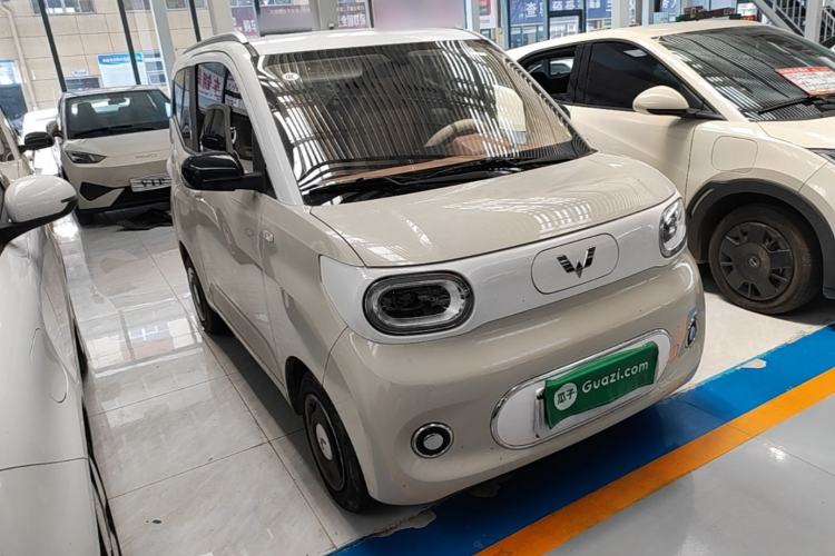 Used Wuling Hongguang MINIEV 2024 3rd Generation 170 km Front Right 45 Deg