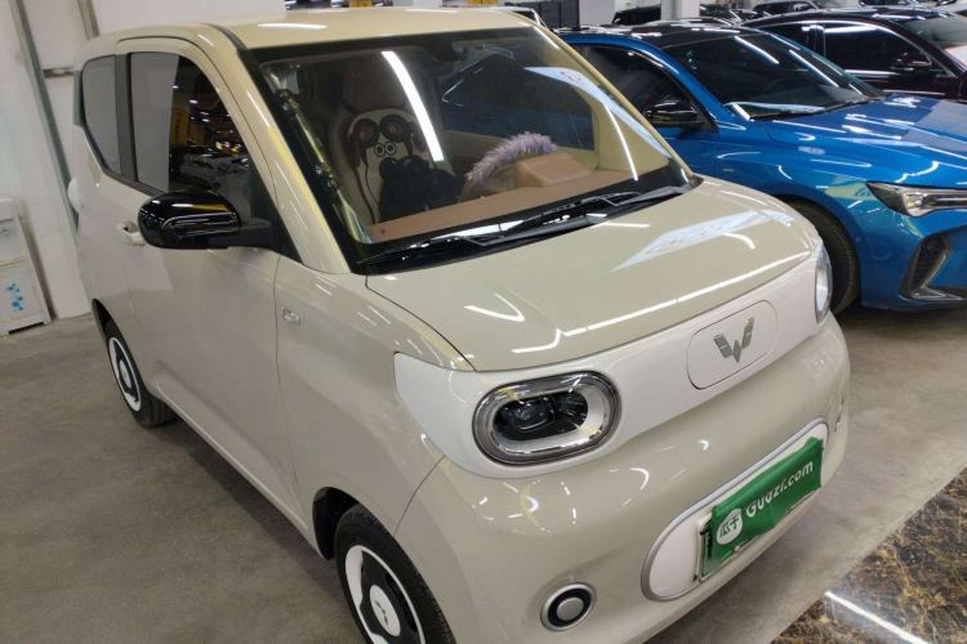 Used Wuling Hongguang MINIEV 2024 3rd Generation 215km Youth Edition Front Right 45 Deg