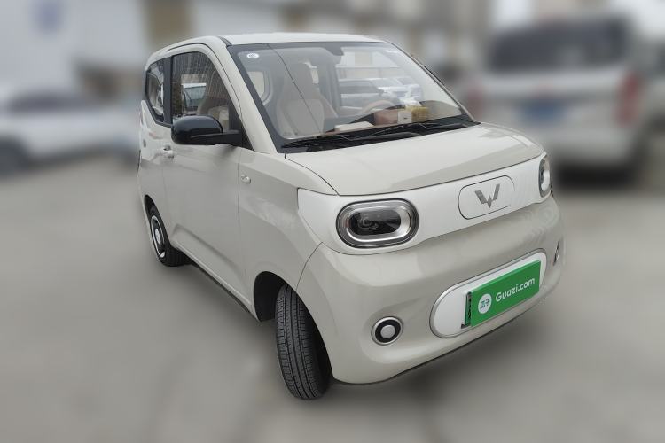 Used Wuling Hongguang MINIEV 2024 3rd Generation 215km Youth Edition Front Right 45 Deg