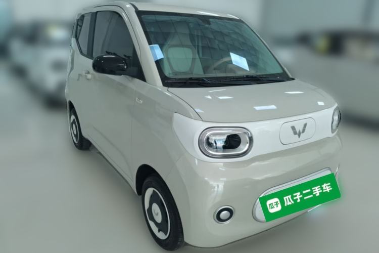 Used Wuling Hongguang MINIEV 2024 3rd Generation 215km Youth Edition Front Right 45 Deg