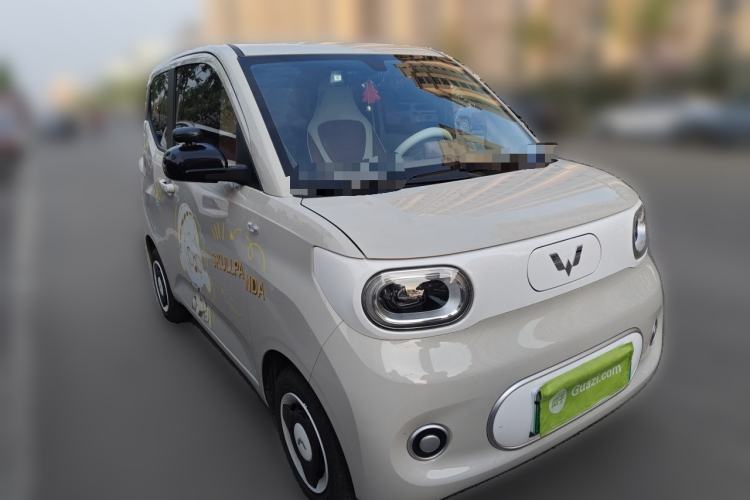 Used Wuling Hongguang MINIEV 2024 3rd Generation 215km Youth Edition Front Right 45 Deg