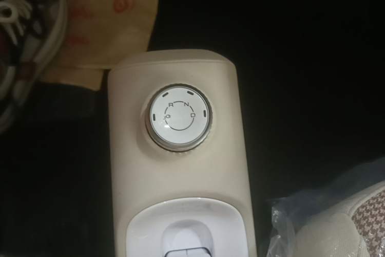 Used Wuling Hongguang MINIEV 2024 3rd Generation 215km Youth Edition Gear Lever