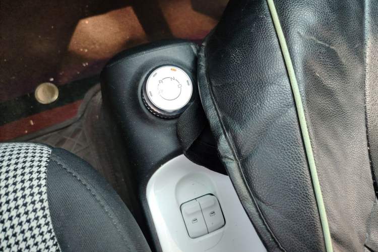 Used Wuling Hongguang MINIEV 2024 3rd Generation 215km Advanced Version Gear Lever
