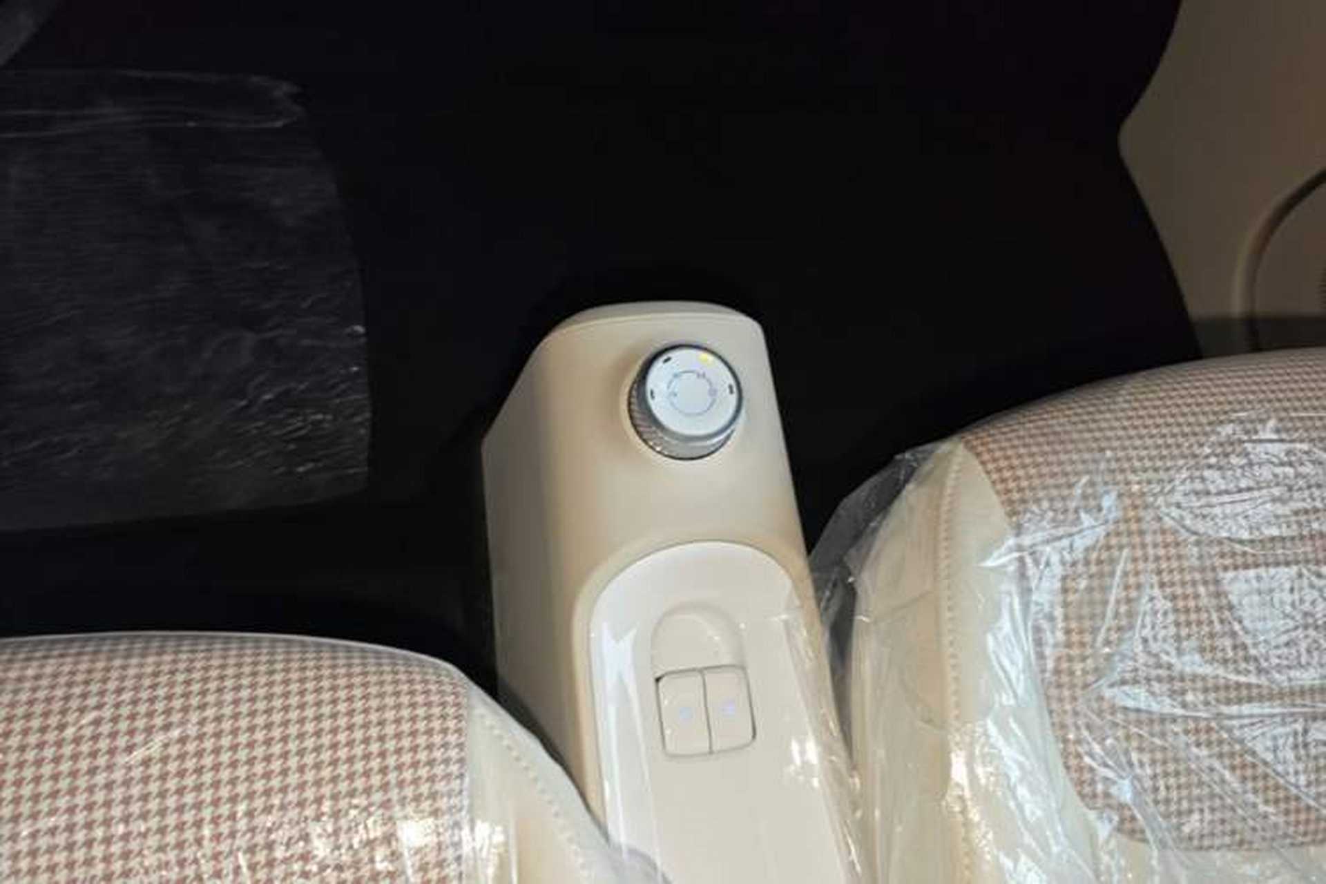 Used Wuling Hongguang MINIEV 2024 3rd Generation 215km Youth Edition Gear Lever