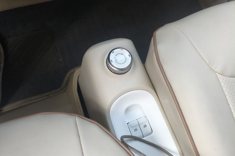 Used Wuling Hongguang MINIEV 2024 3rd Generation 215km Youth Edition Gear Lever