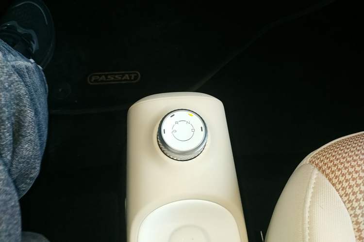 Used Wuling Hongguang MINIEV 2024 3rd Generation 215km Youth Edition Gear Lever