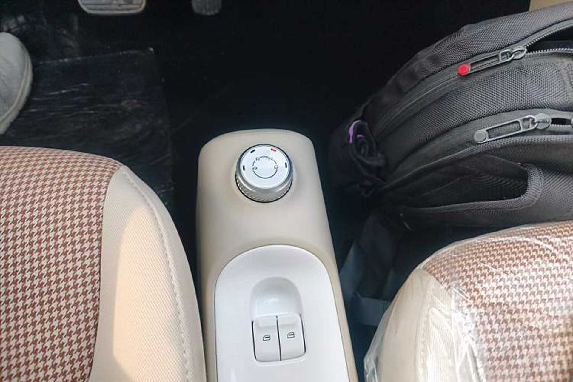 Used Wuling Hongguang MINIEV 2024 3rd Generation 215km Youth Edition Gear Lever