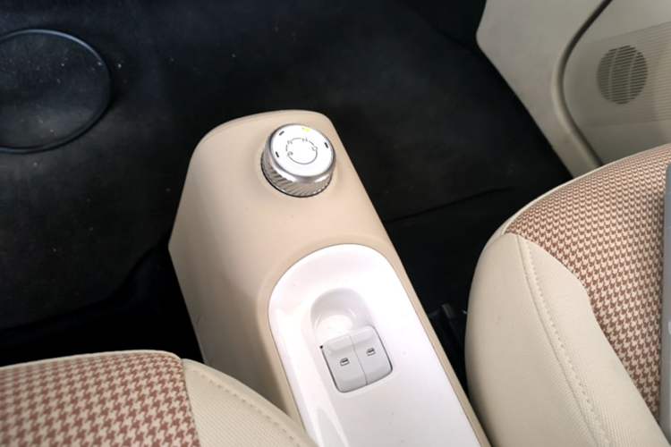 Used Wuling Hongguang MINIEV 2024 3rd Generation 215km Youth Edition Gear Lever