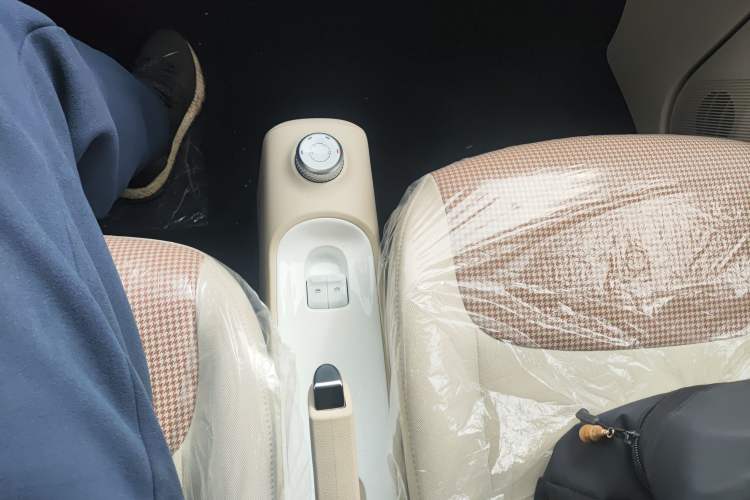 Used Wuling Hongguang MINIEV 2024 3rd Generation 215km Youth Edition Gear Lever