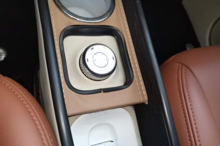 Used Wuling Hongguang MINIEV 2024 3rd Generation 215km Youth Edition Gear Lever