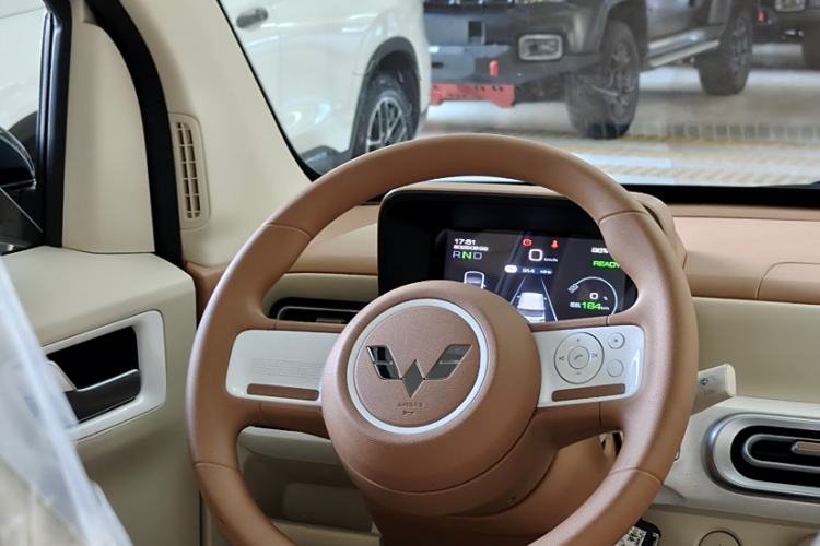 Used Wuling Hongguang MINIEV 2024 3rd Generation 215km Youth Edition Interior 1