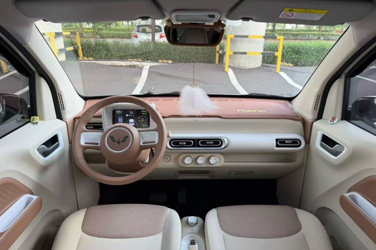 Used Wuling Hongguang MINIEV 2024 3rd Generation 215km Youth Edition Interior 1